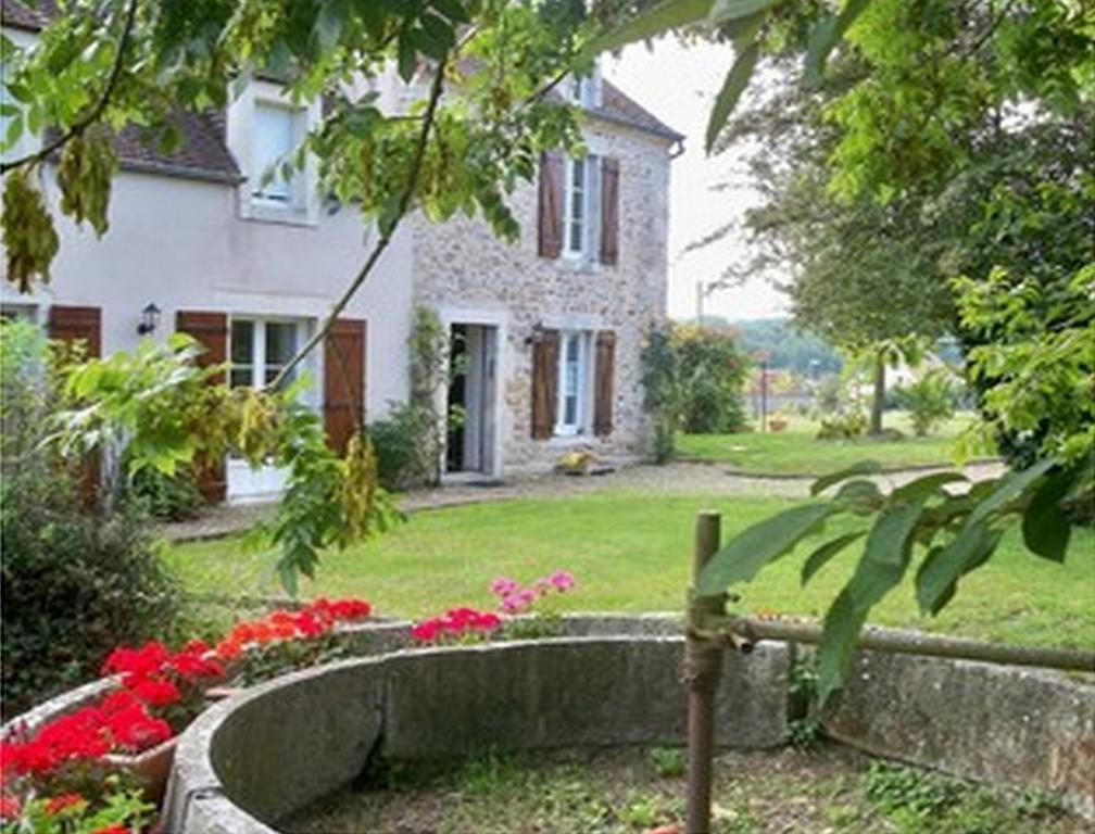Bed and Breakfast La Roulotte De Pommette Et Billy La Hoguette Exterior foto